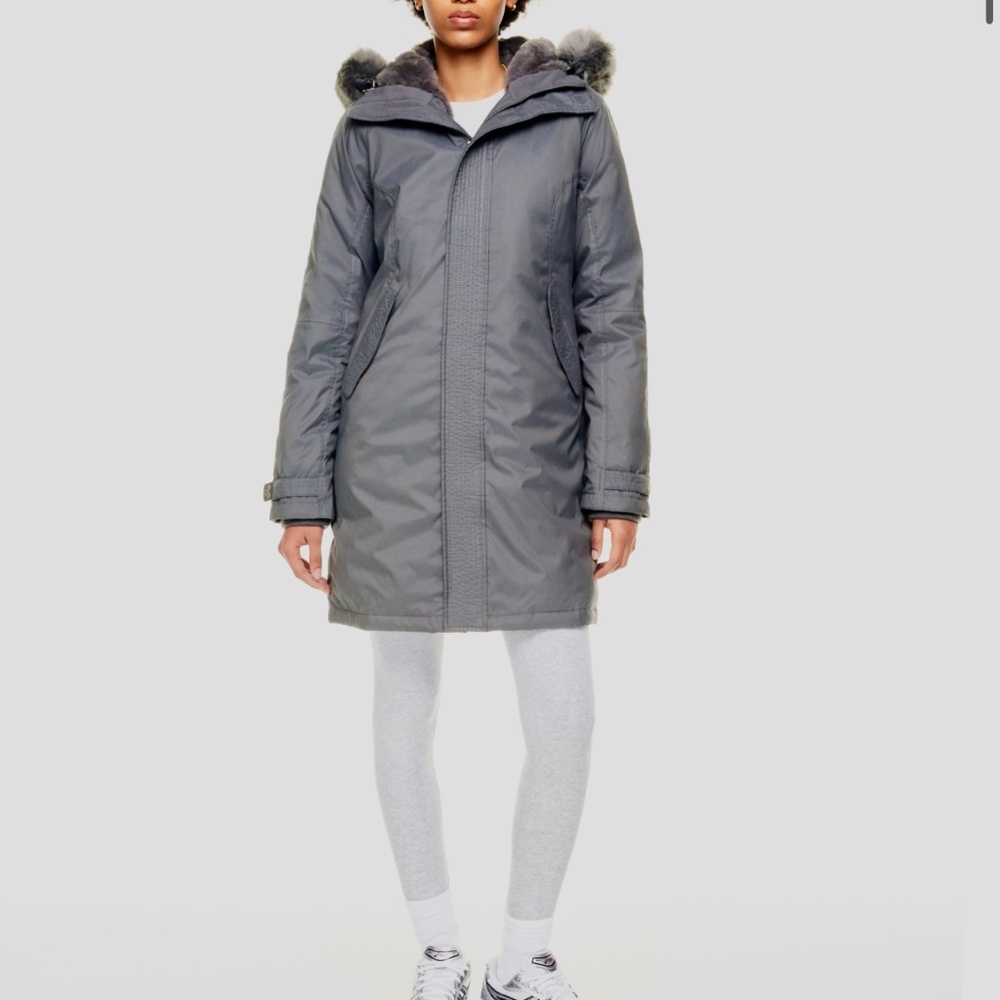 Aritzia TNA summit Parka